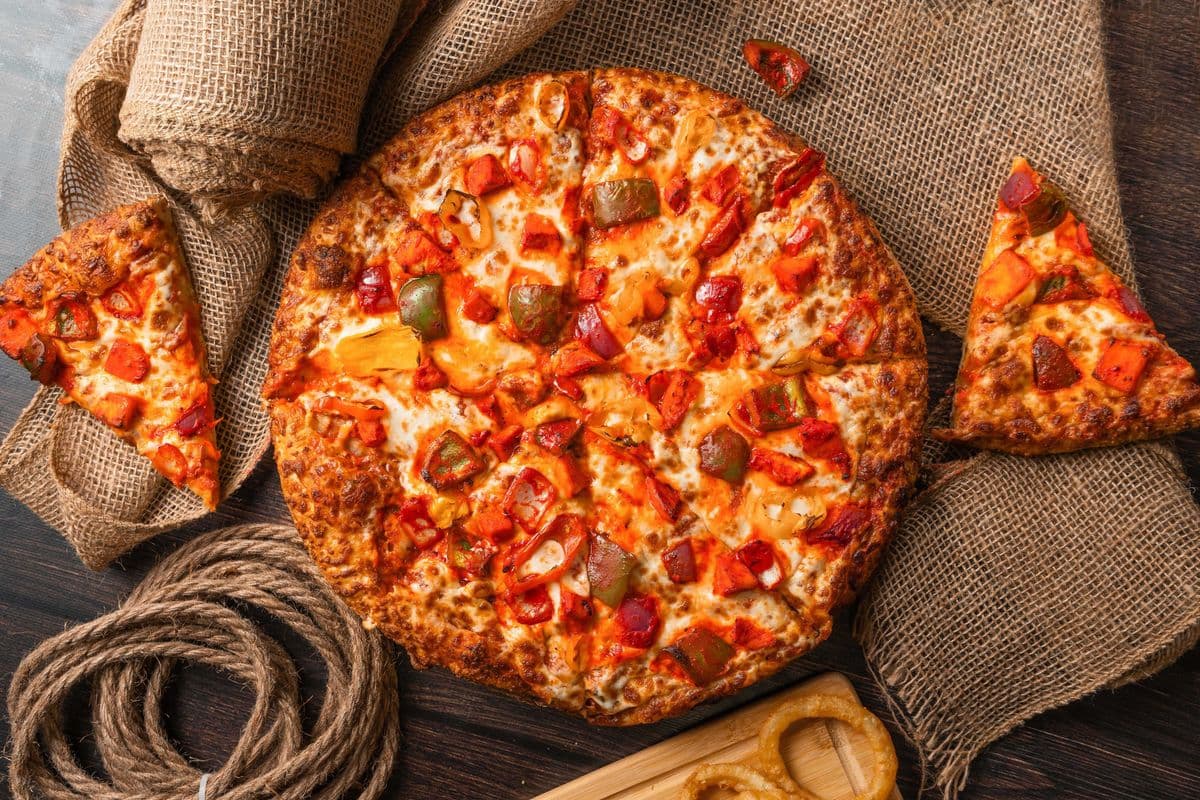 Large Spicy Tandoori Chicken Pizza