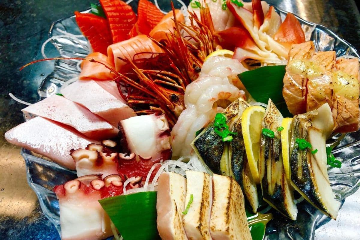Deluxe Sashimi (30 pcs)