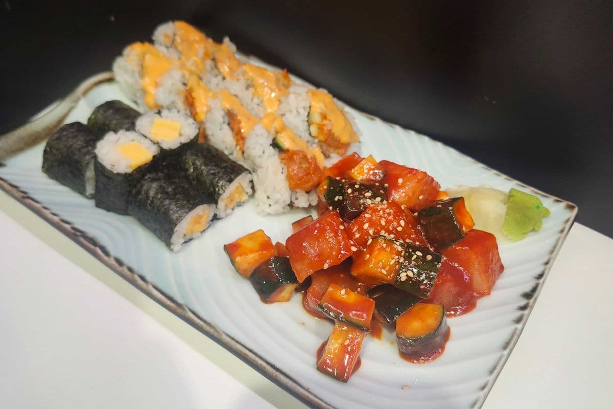 Spicy Salmon Sashimi Combo