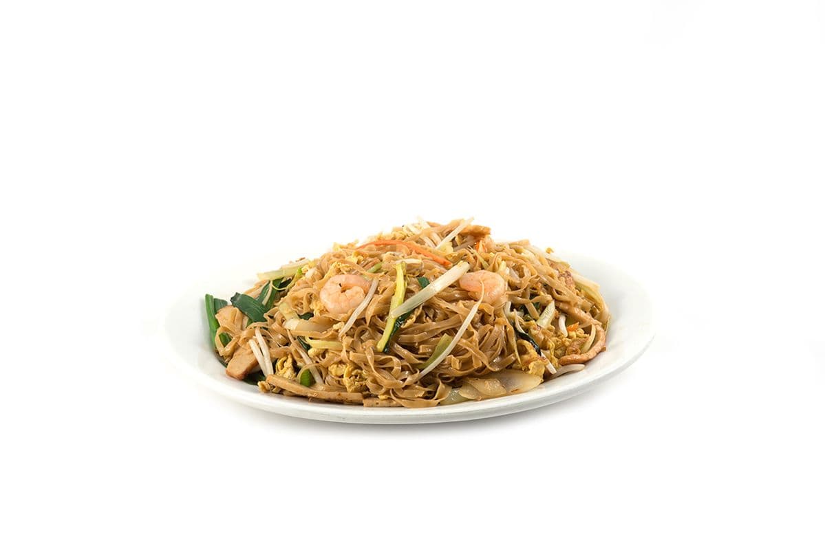 57. Nouilles jaunes (large) sautées chiu chow / Yellow Noodles (Large) Fried Chiu Chow