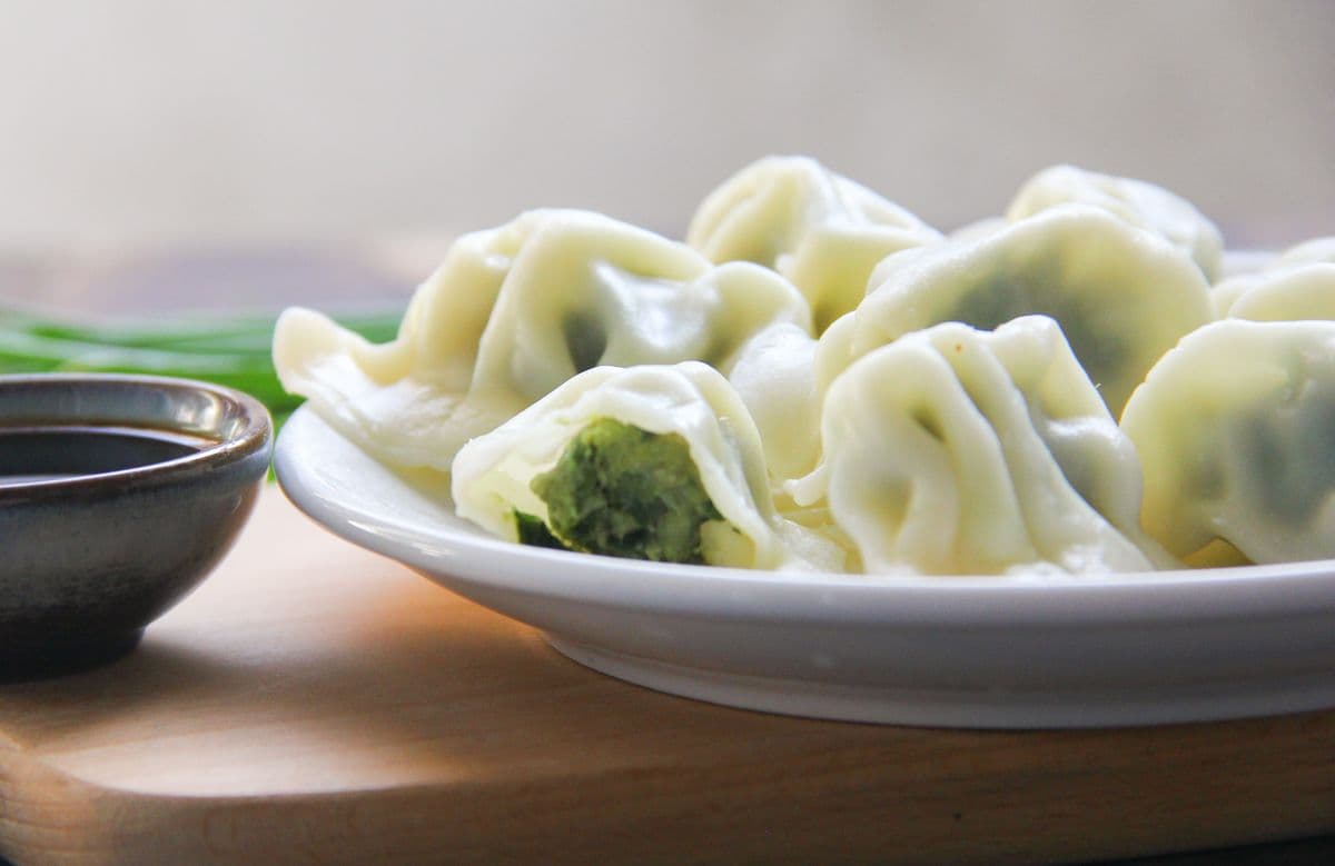 Boiling Dumpling with Chive & Pork (8 pcs) 韭菜水饺