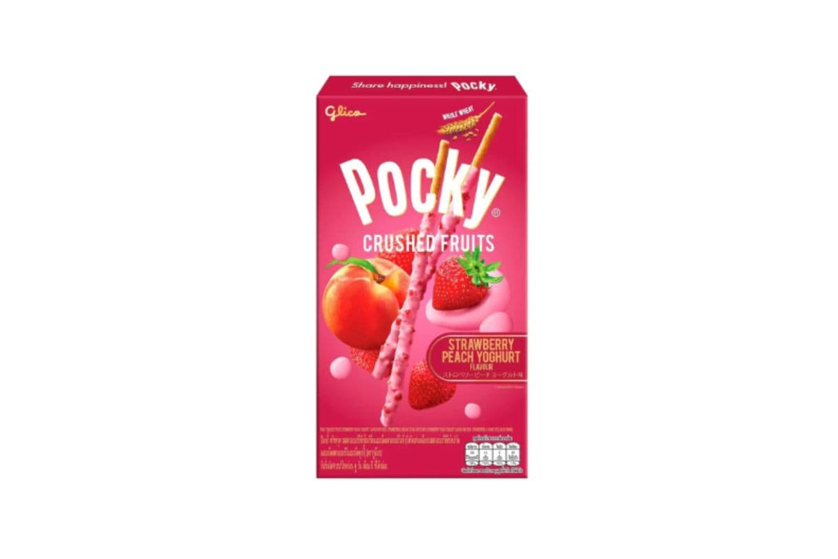 Pocky Crunchy Real Fruits Strawberry & Peach (50gm)