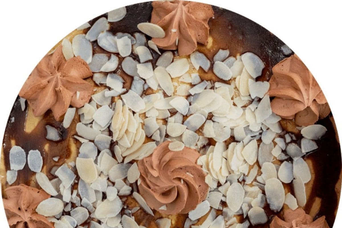 Mocha Almond Fudge (8" - serves 12-16 people)