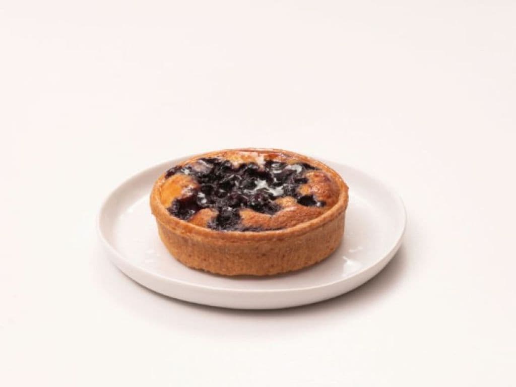Blueberry & almond tartlet