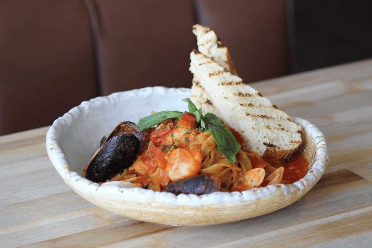 Fettucine Ai Frutti Di Mare (Seafood)