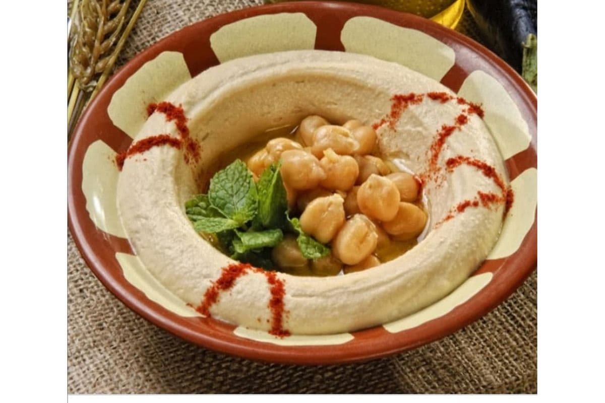 Hummus with Pita Bread