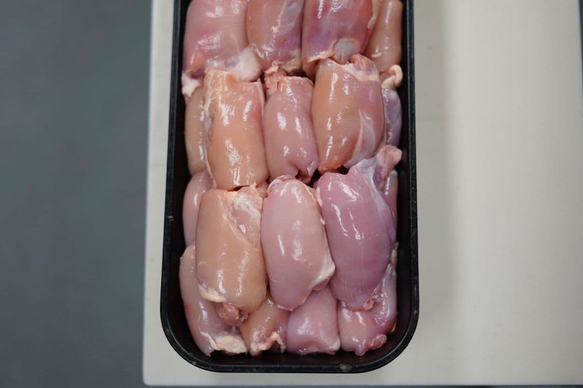 Boneless Chicken Thighs (1 lb)