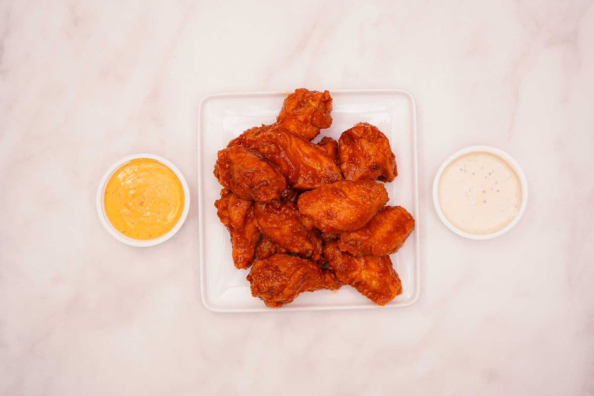 Hot chicken Wings (10 pcs) 🌶