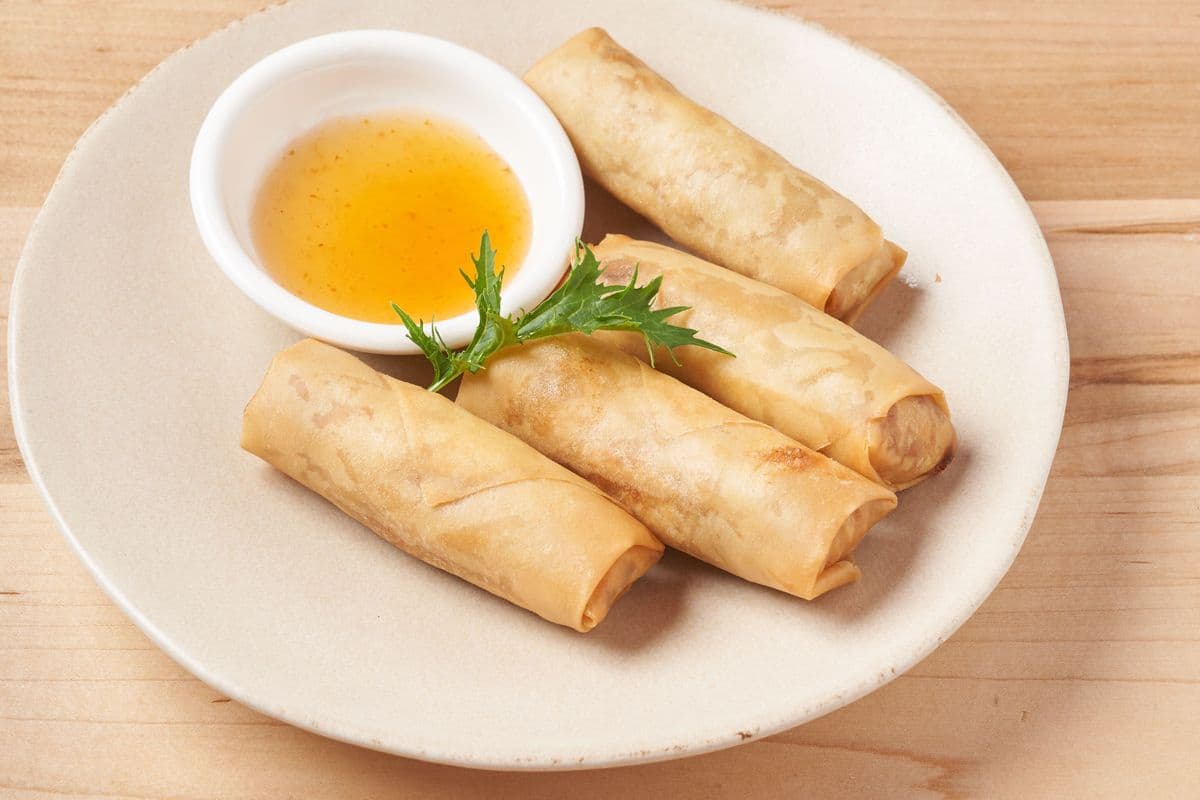 Crispy Seafood and Cheese Rolls (海鲜芝士春卷)(4 pcs)