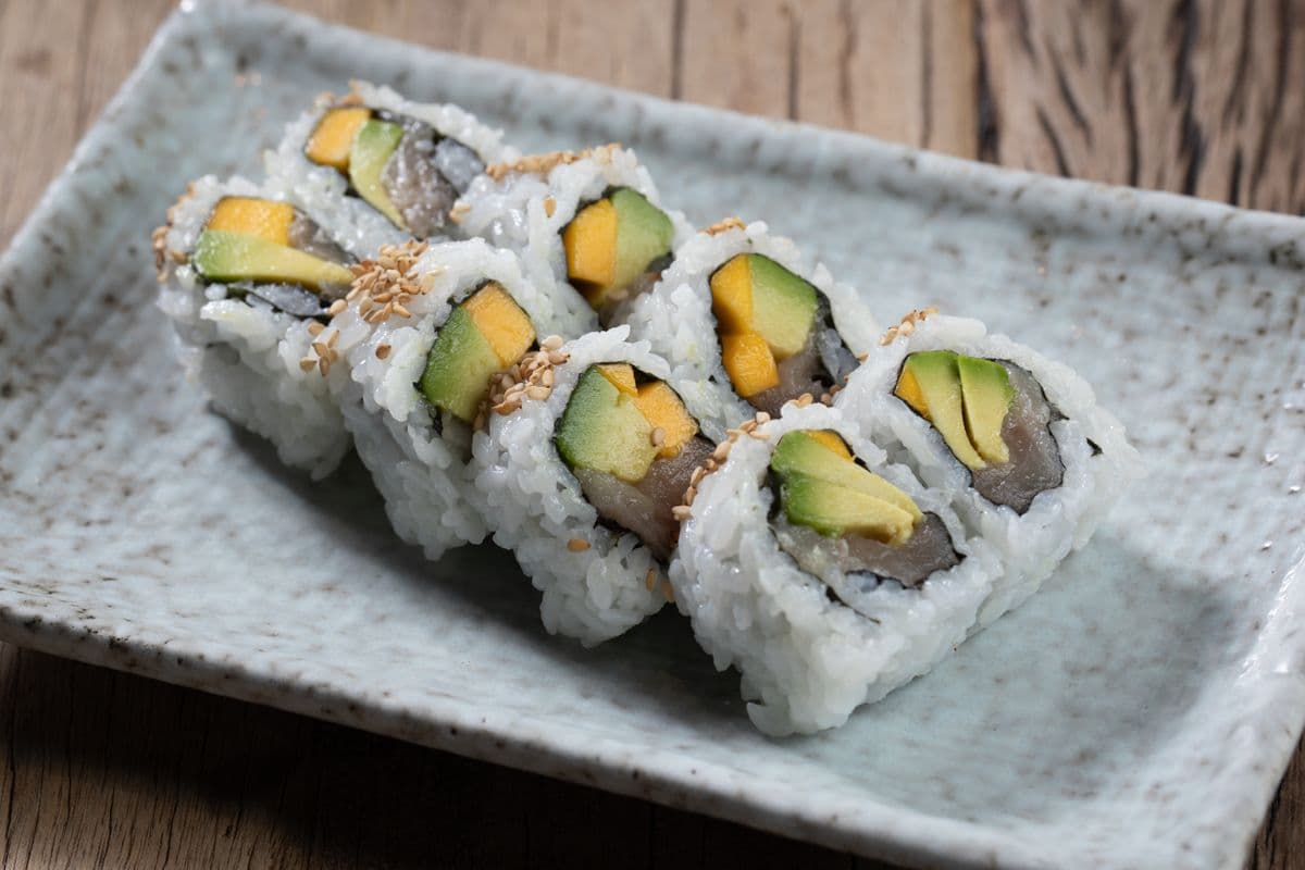 E12. Mango,Tuna and Avocado Roll