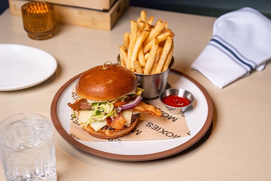 Bacon Cheesburger & Fries