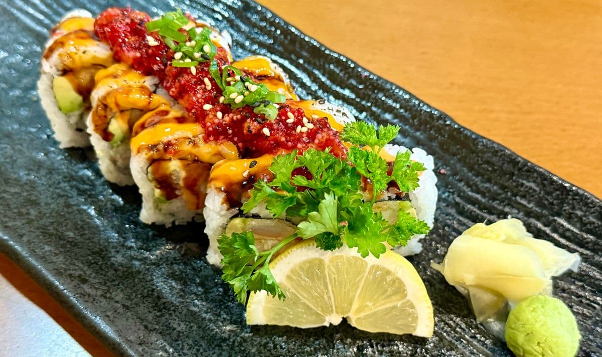 Aburi Tobiko Roll (8 pcs)