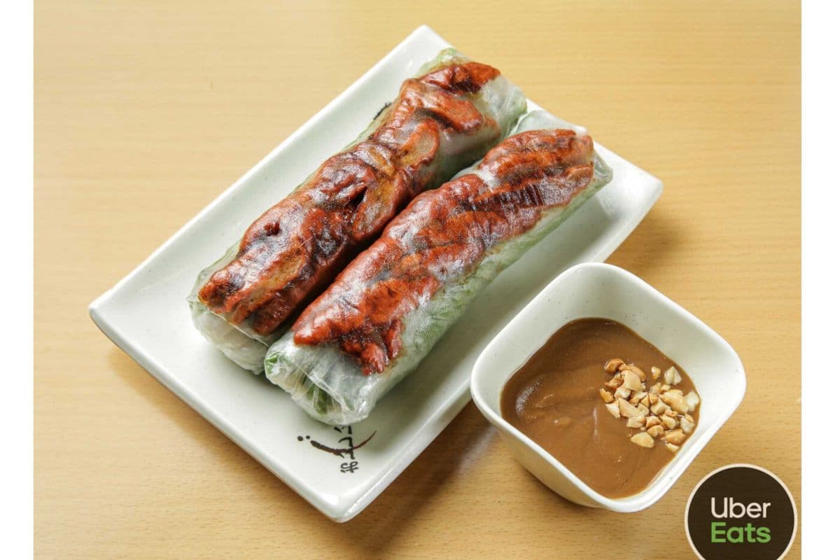 Vegan BBQ Pork Salad Rolls (2 Rolls)