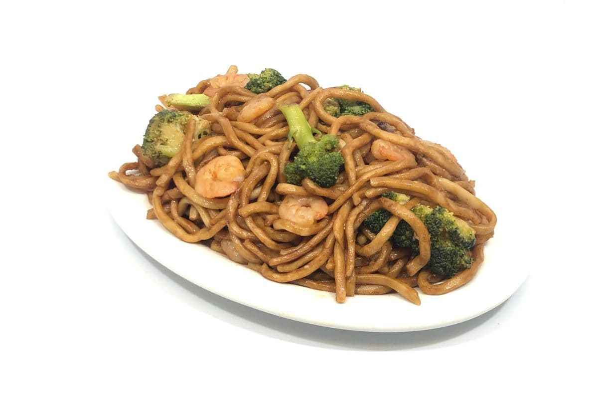 81. Shrimp Fried Noodles 虾仁炒粗麵
