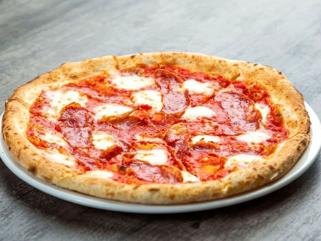 Salami Pizza