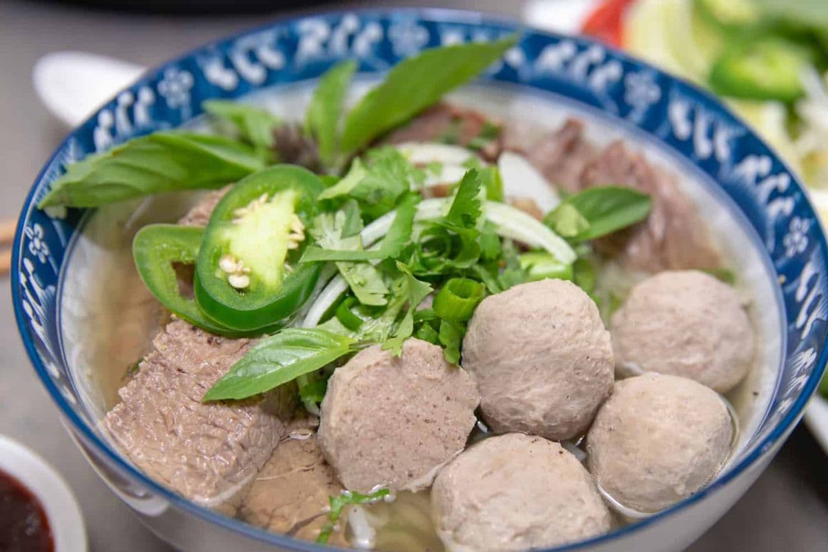 11. Soupe Tonkinoise aux boulettes de boeuf / Beef Balls Tonkinese Soup⽜丸