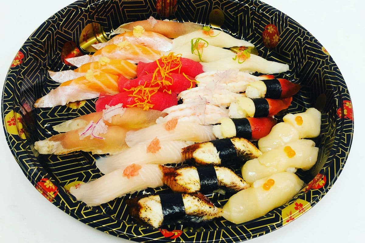 PF01 Assorted Sushi (28pcs)