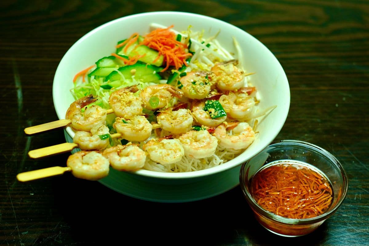 56. BBQ Prawns Bowl / TÔM NƯỚNG