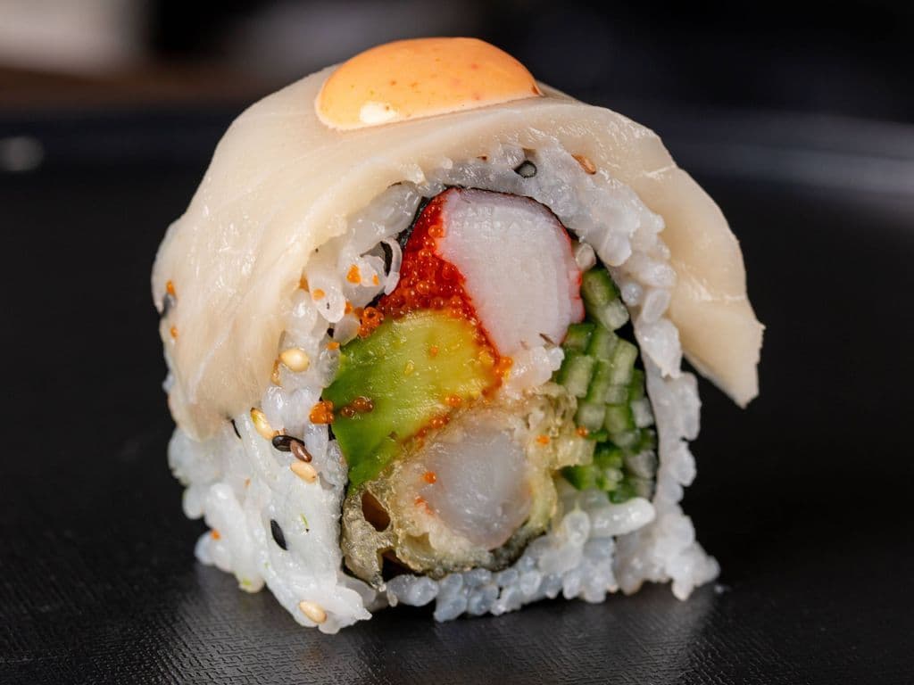 White Dragon Roll (8pcs)