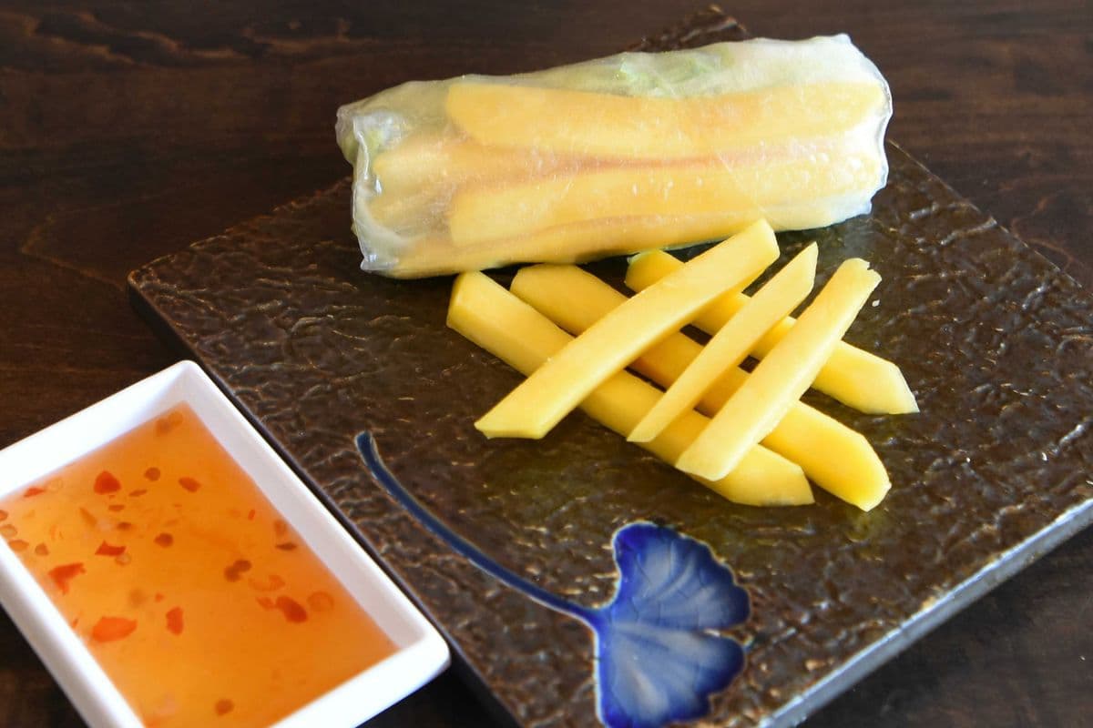 104. Mango Fresh Cold Roll (1 Pc)