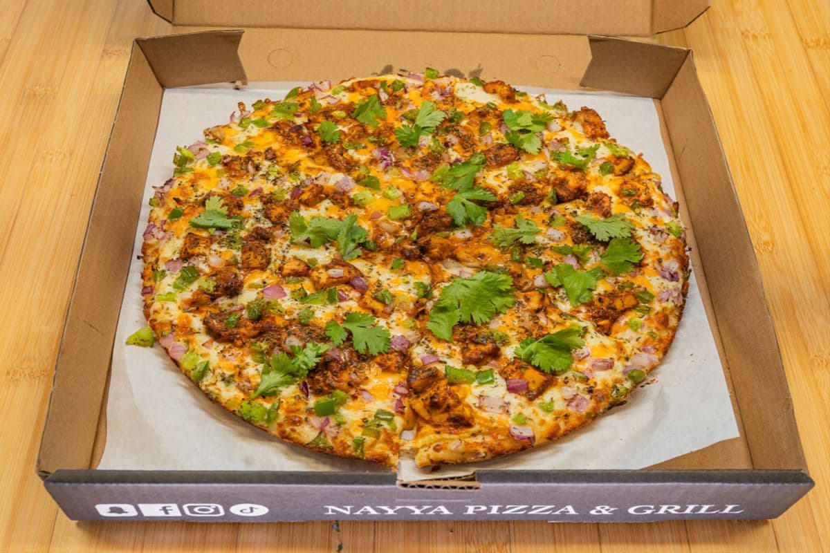 18" Extra-Large Butter Chicken Pizza