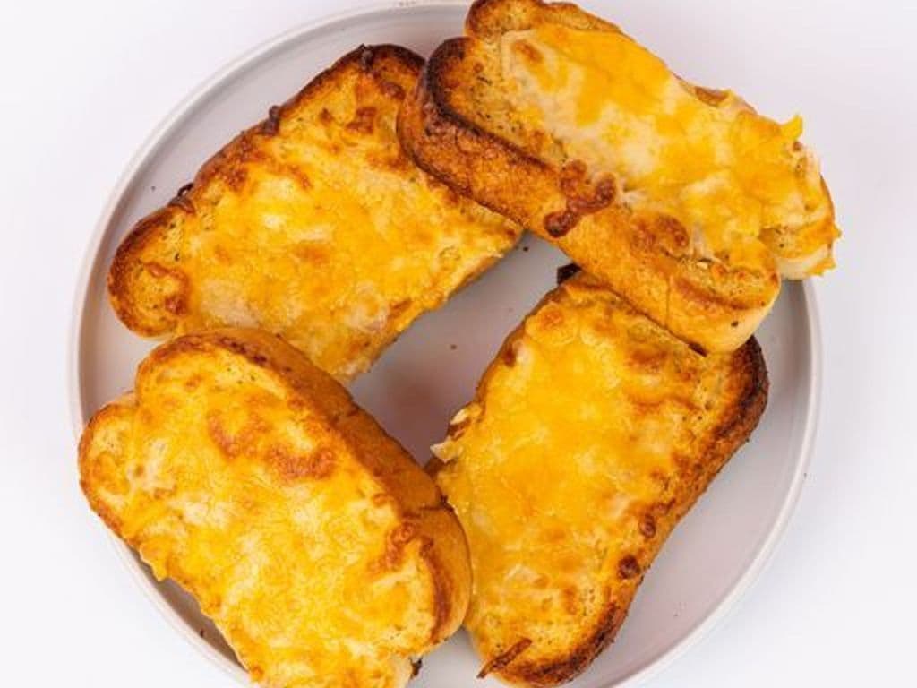 Cheesy Garlic Bread (4pcs)- OO