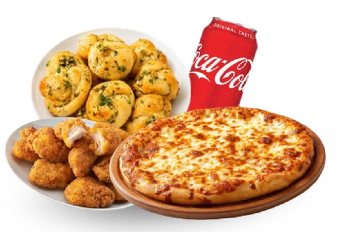 Chalet Value Bundle :-A large 14” pizza+ 6 Chicken bites/ 8 Garlic Knots+500ml Pop