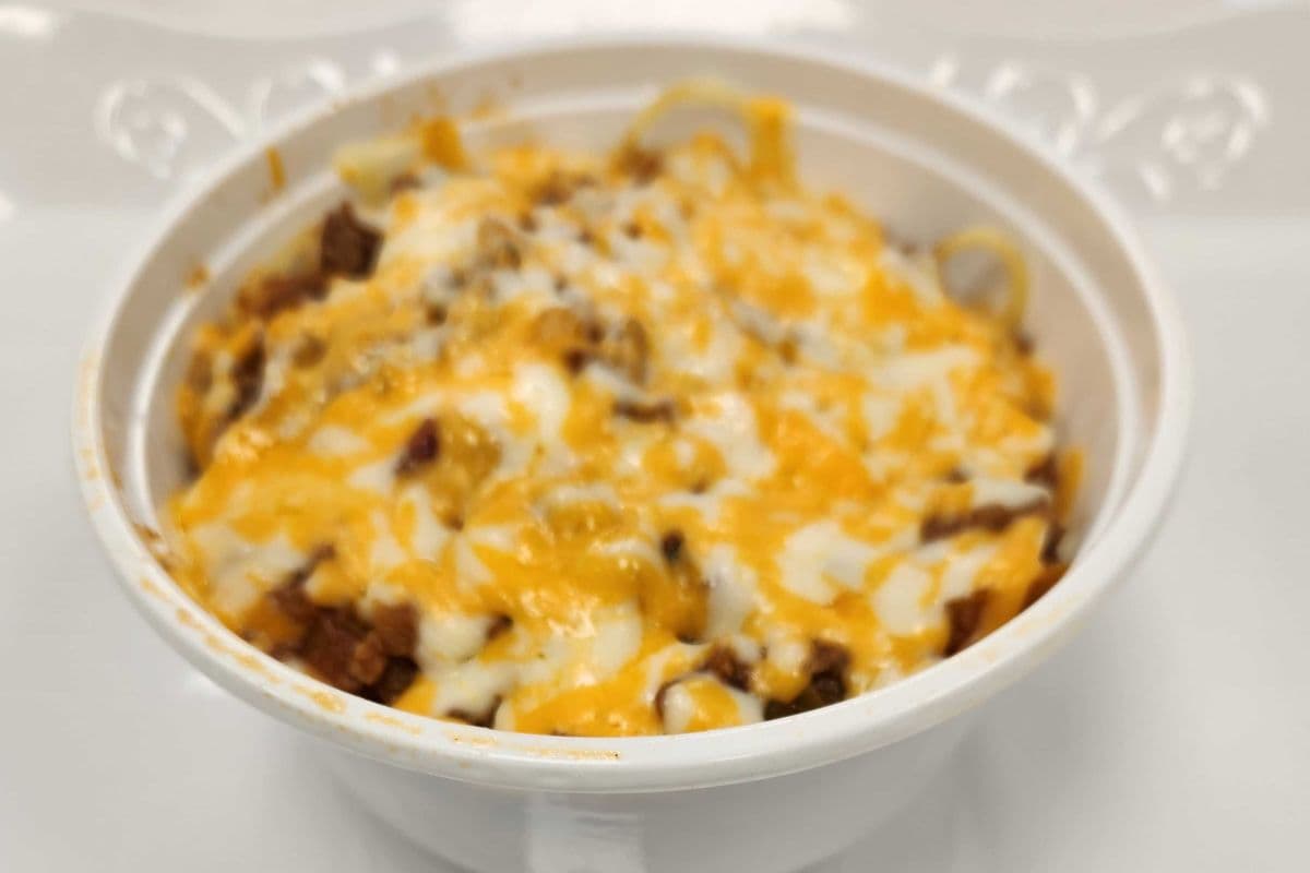 Spaghetti topped with meat Sauce( ground beef) and Melted Cheese (24 Oz)