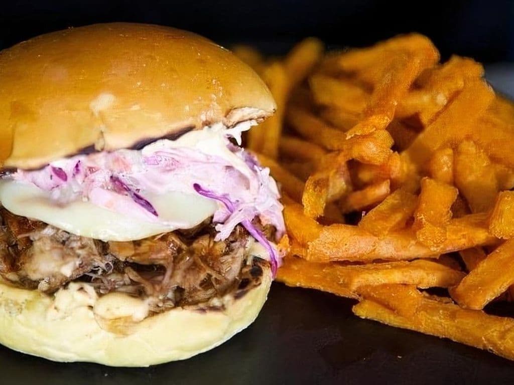 Burger au Porc Éffiloché / Pulled Pork Burger