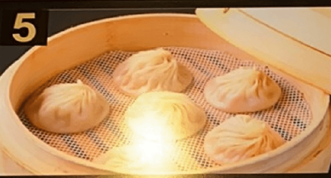 05. Shanghai Juicy Pork Buns 招牌小笼包 (6 pcs)