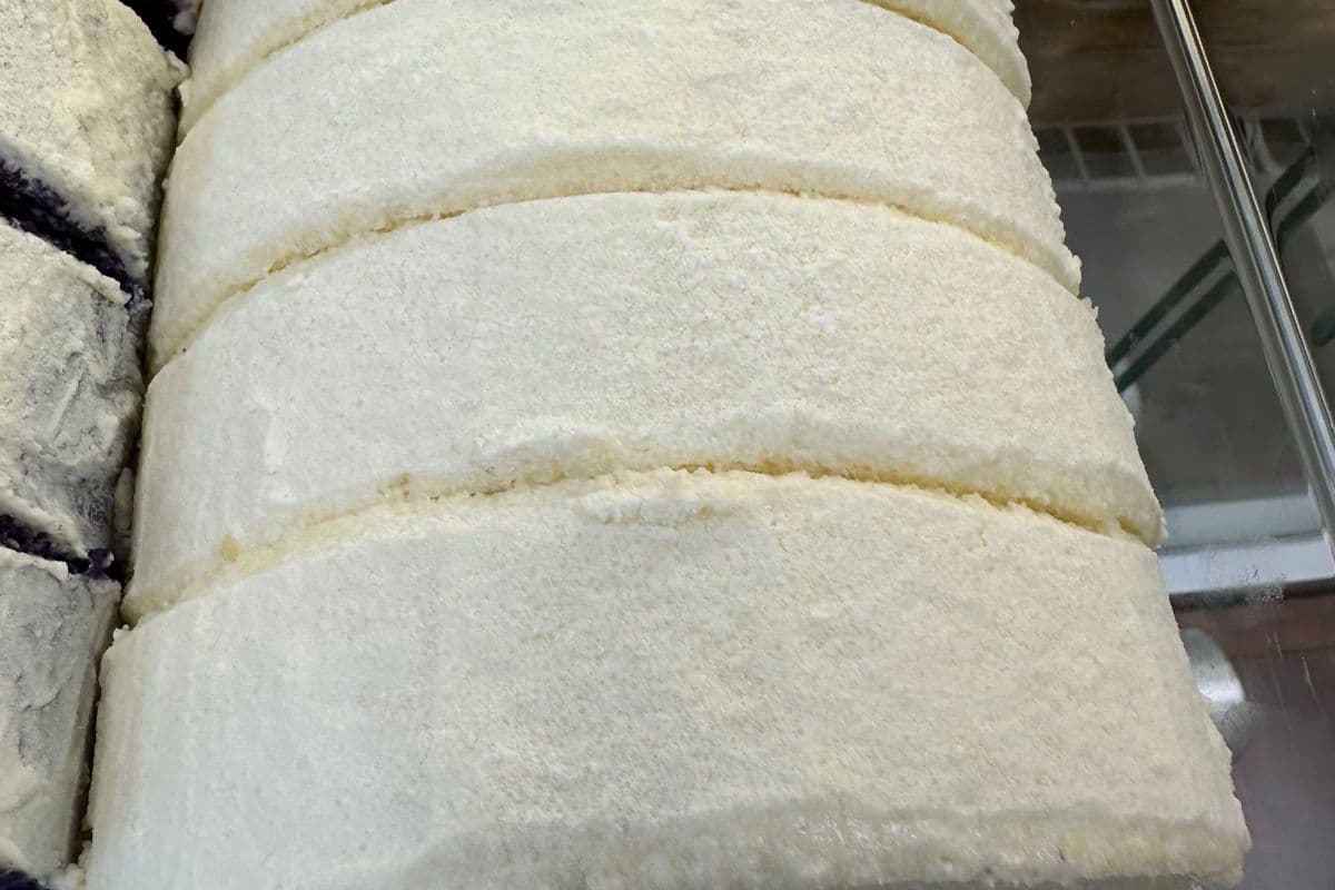 Swiss Roll (Yema) (3 x 50g/slice)