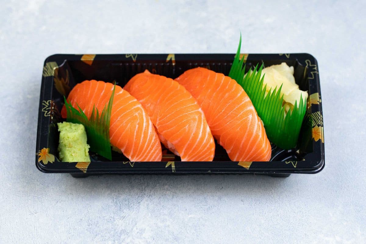 Glory King Salmon Nigiri (3pcs)