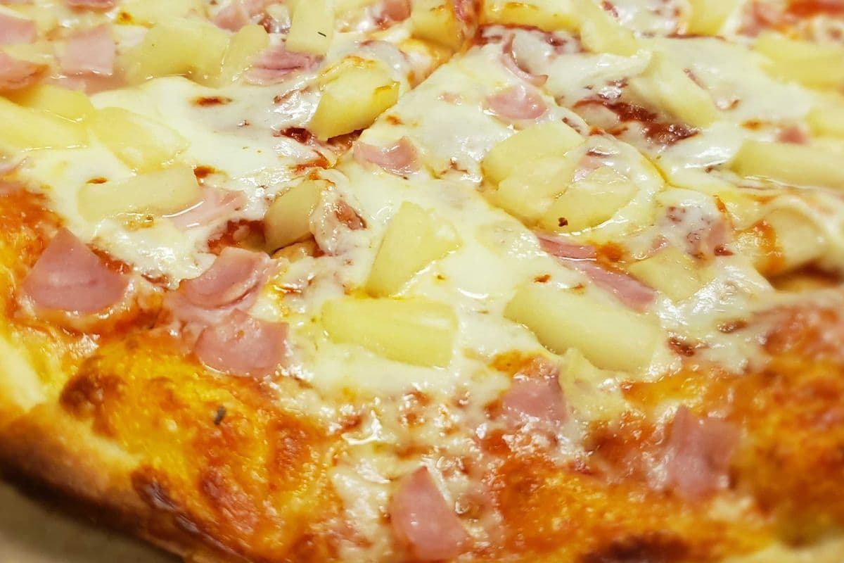 Large Hawaiian Pizza