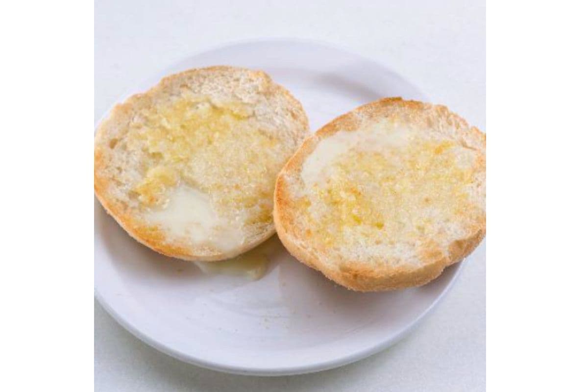 Hong Kong Toasted Bun (Condensed Milk and Butter) 奶油豬