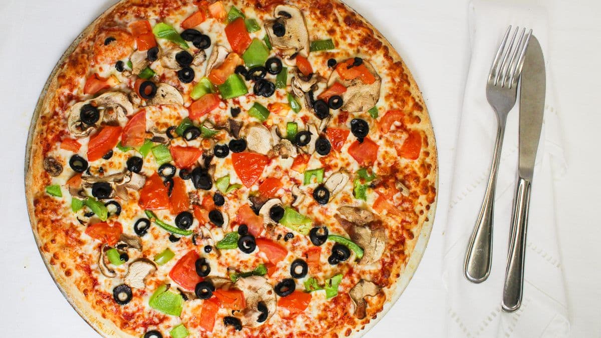 2. Medium Pizza