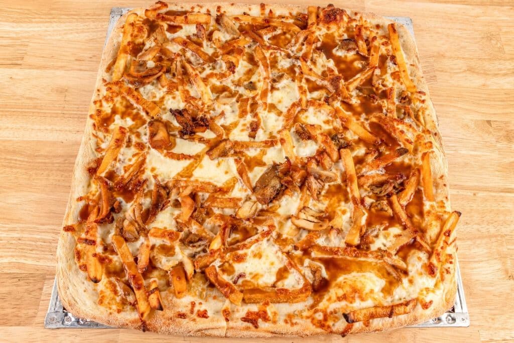 16" Shawarma Poutine Pie