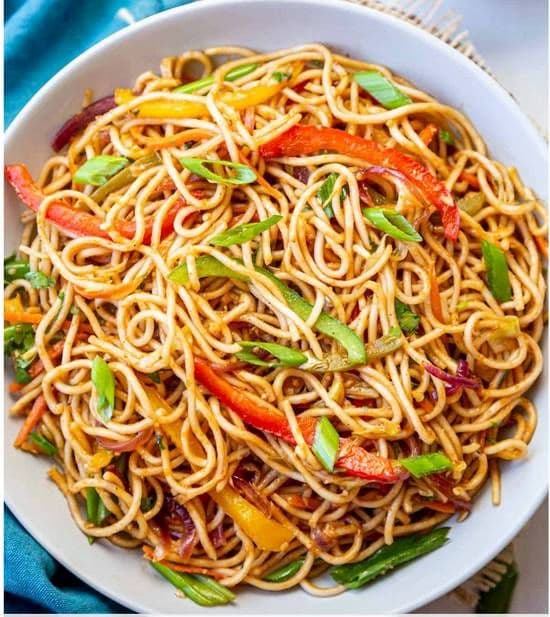 Nouilles Chowmein à l'indienne / Indian Style Chowmein Noodles