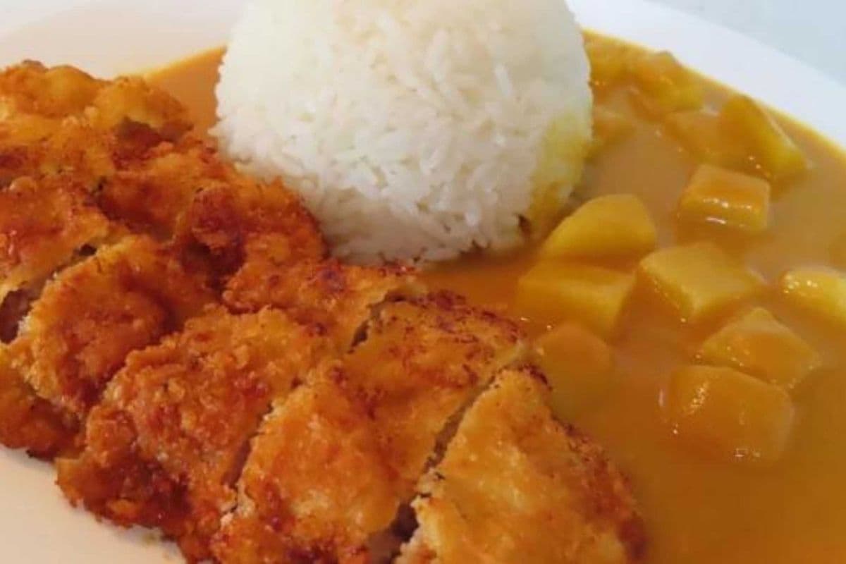 CURRY BONELESS CHICKEN LEG OR PORK CHOP WITH RICE
