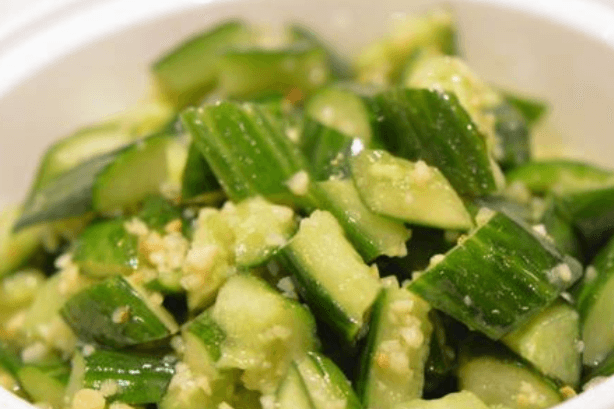 13. Cucumber in Garlic Sauce 手拍小黃瓜