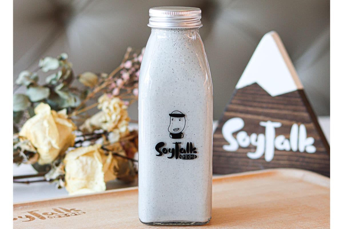 Black Sesame Soy Milk (黑芝麻濃豆乳)