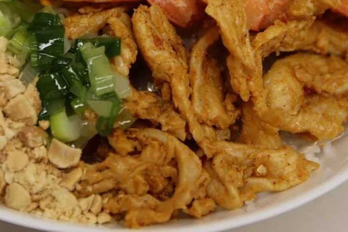 22A Chicken Sate and Spring Roll Vermicelli