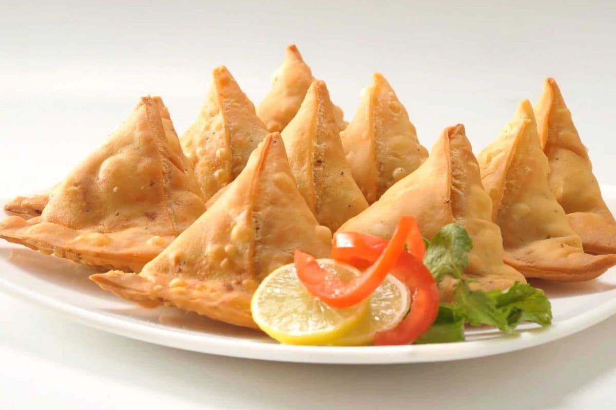 Veg Samosa Party Pack (12pcs)