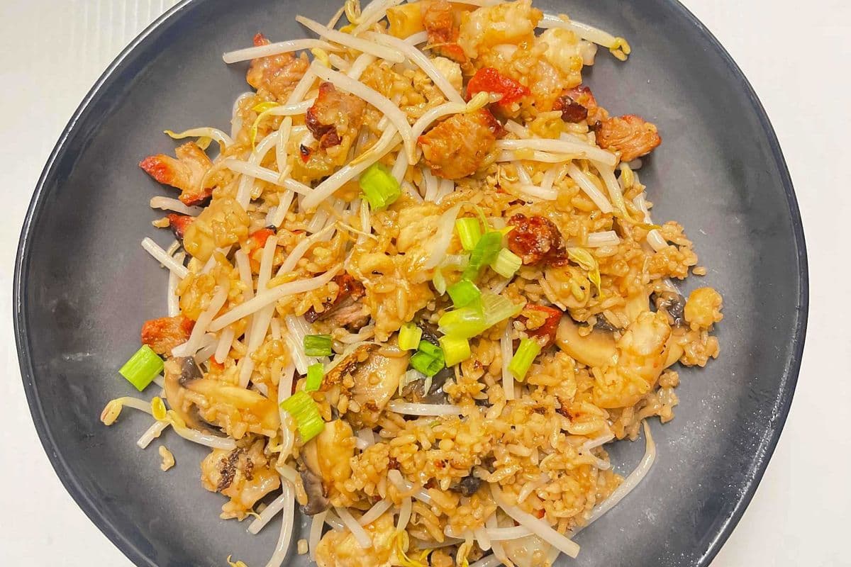 Special Fried Rice( chic fried rice, bbq pork, 3shrimp, mush, bean sprouts)