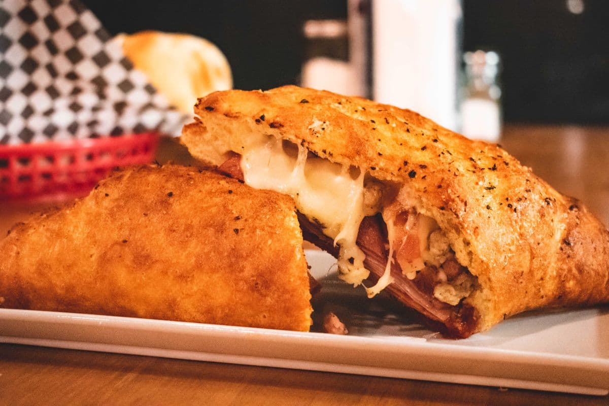 8" Calzone