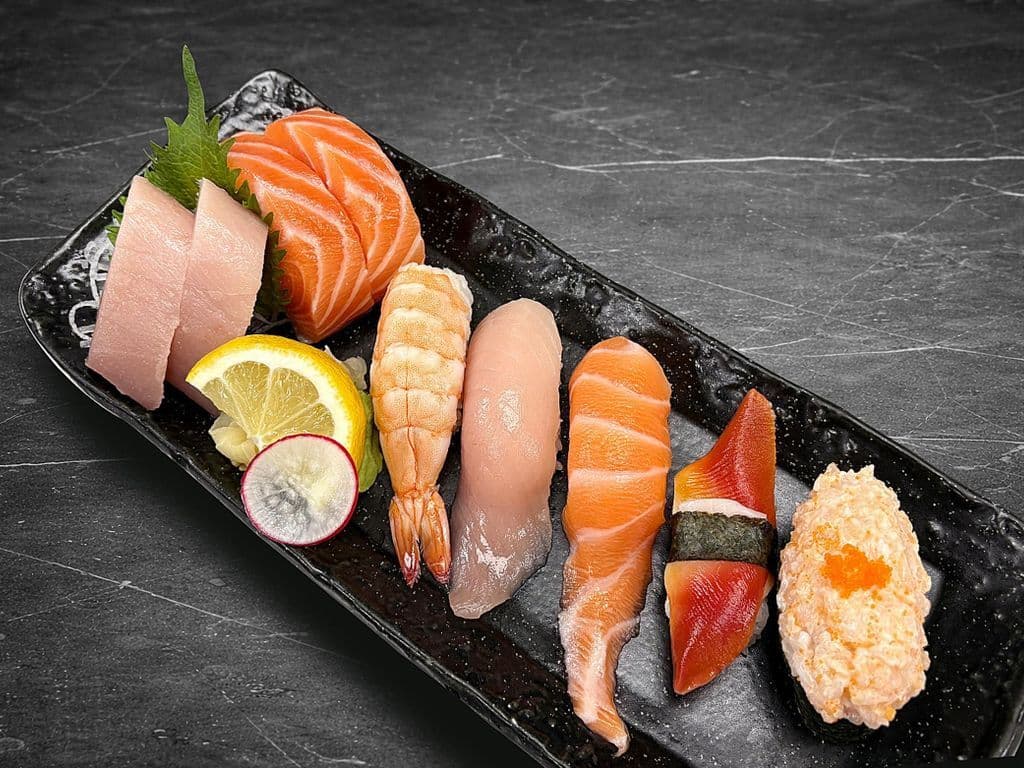 Sashimi & Sushi Combo