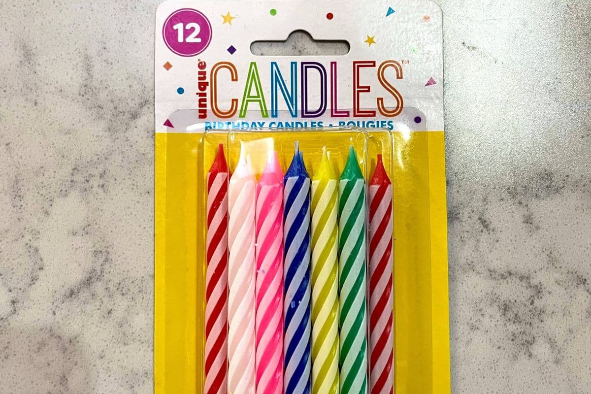 12 Birthday Candles (8 cm Each)