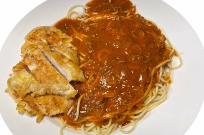 Grilled Chicken Filet with Spaghetti (鸡排意面)