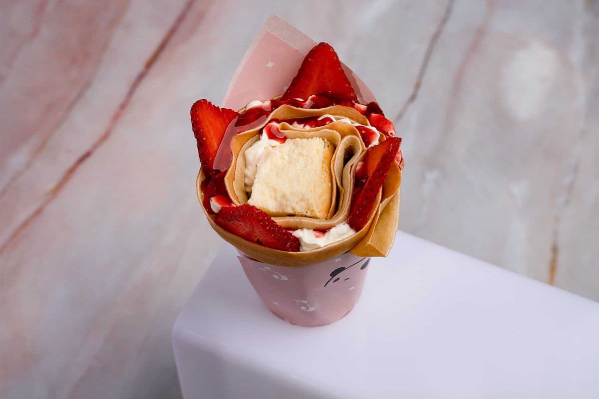Strawberry and Cheesecake Crepes 草莓乳酪可麗餅