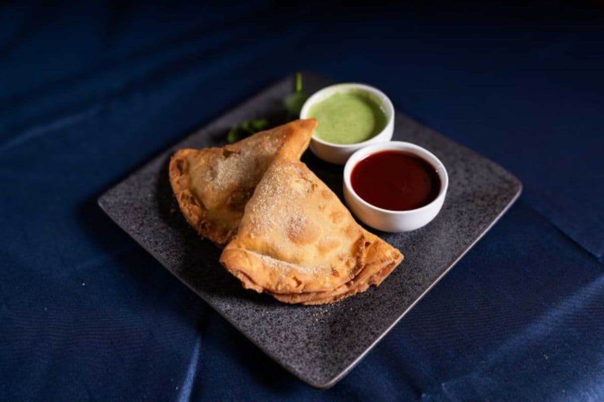 Samosas (2 pcs)