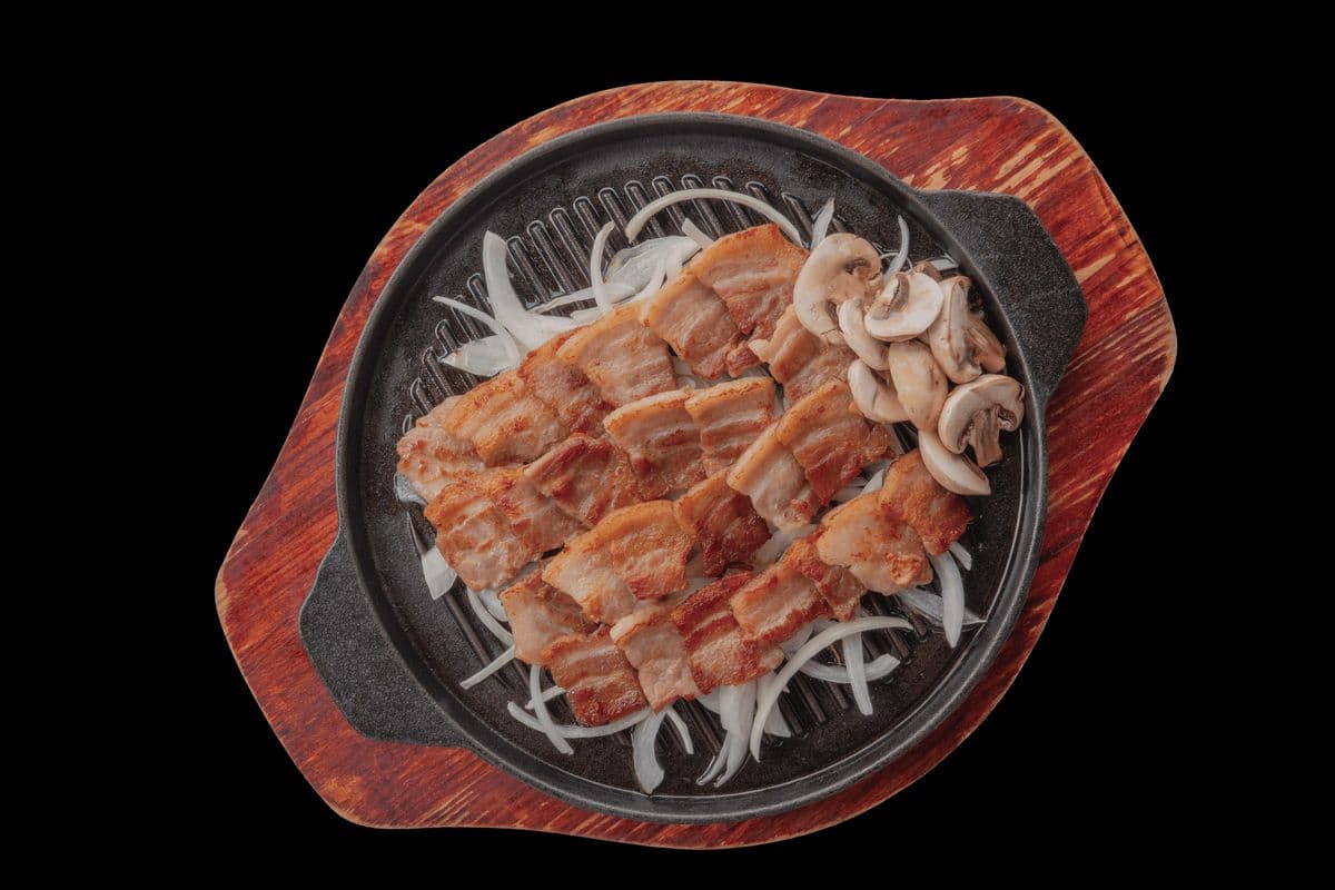 25. 삼겹살 Samgyeopsal(Grilled Pork Belly)